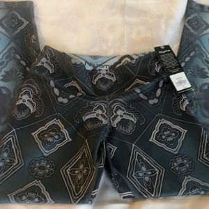 Niyama ,leggings ,Yoga style is Caleidoscope . Size is med